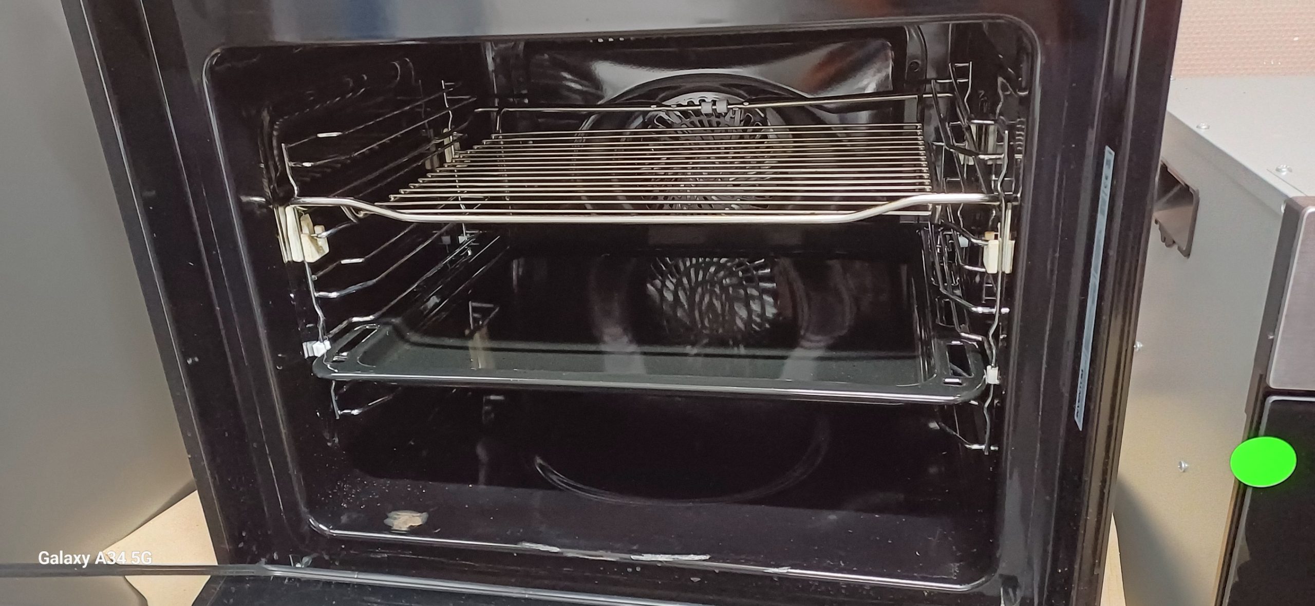 Inventum IMC6035GT - Inbouw combi-oven - Hetelucht - Magnetron - Grill - 72 liter - 60 cm hoog - Tot 250 graden - Zwart